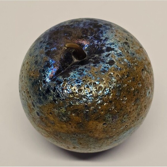 Vintage Orient & Flume Signed Iridescent Textured Glass Apple Paperweight - Picture 12 of 16